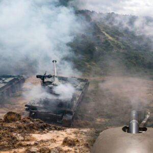 ecuador-bombardea-una-presunta-zona-de-mineria-ilegal-cerca-de-la-frontera-con-colombia