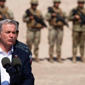en-chili,-el-presidente-kast-suspende-la-regularizacion-de-182.000-inmigrantes-anteriores-a-la-administracion-de-su-hijo-anterior