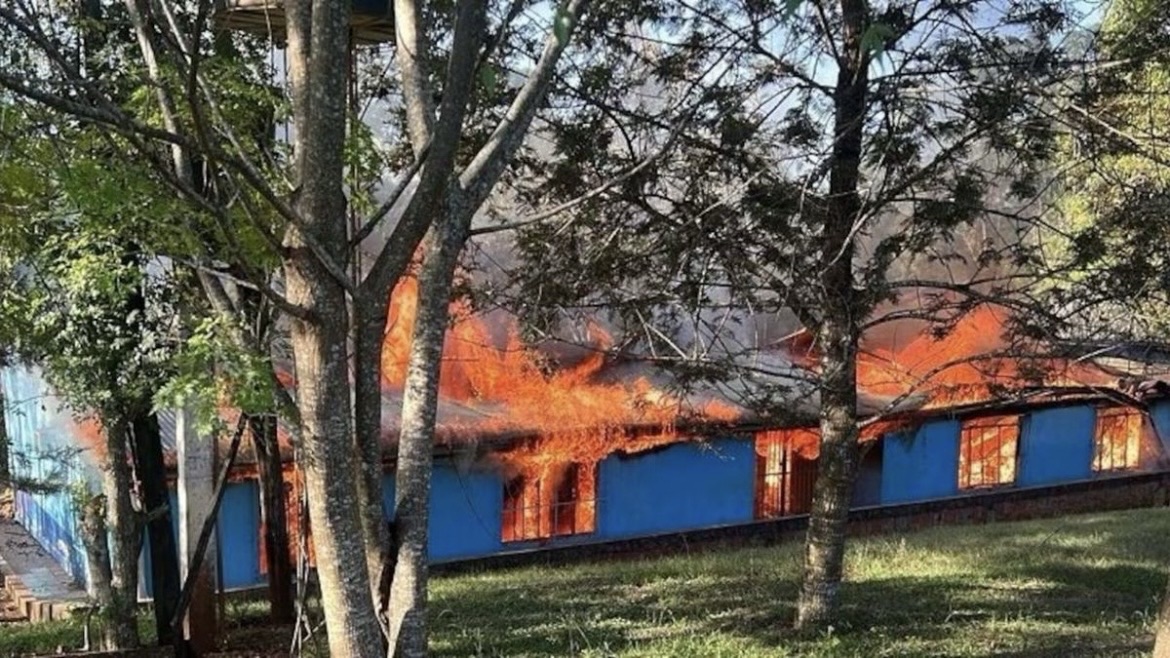 acusan-a-un-chico-de-13-anos-de-incendiar-una-escuela-historica