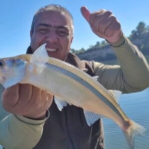 pesca-sin-pausas-en-cordoba:-los-molinos-a-puro-pejerrey