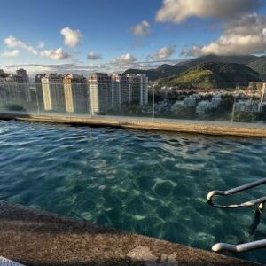 rio-de-janeiro:-el-hotel-en-barra-da-tijuca-elegido-por-los-argentinos-que-es-casi-una-mini-ciudad