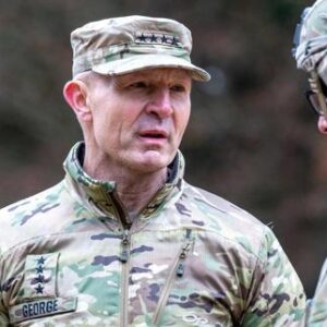 el-patron-del-pentagono,-pete-hegseth,-obtuvo-la-salida-del-chef-detat-major-de-larmee-de-terre