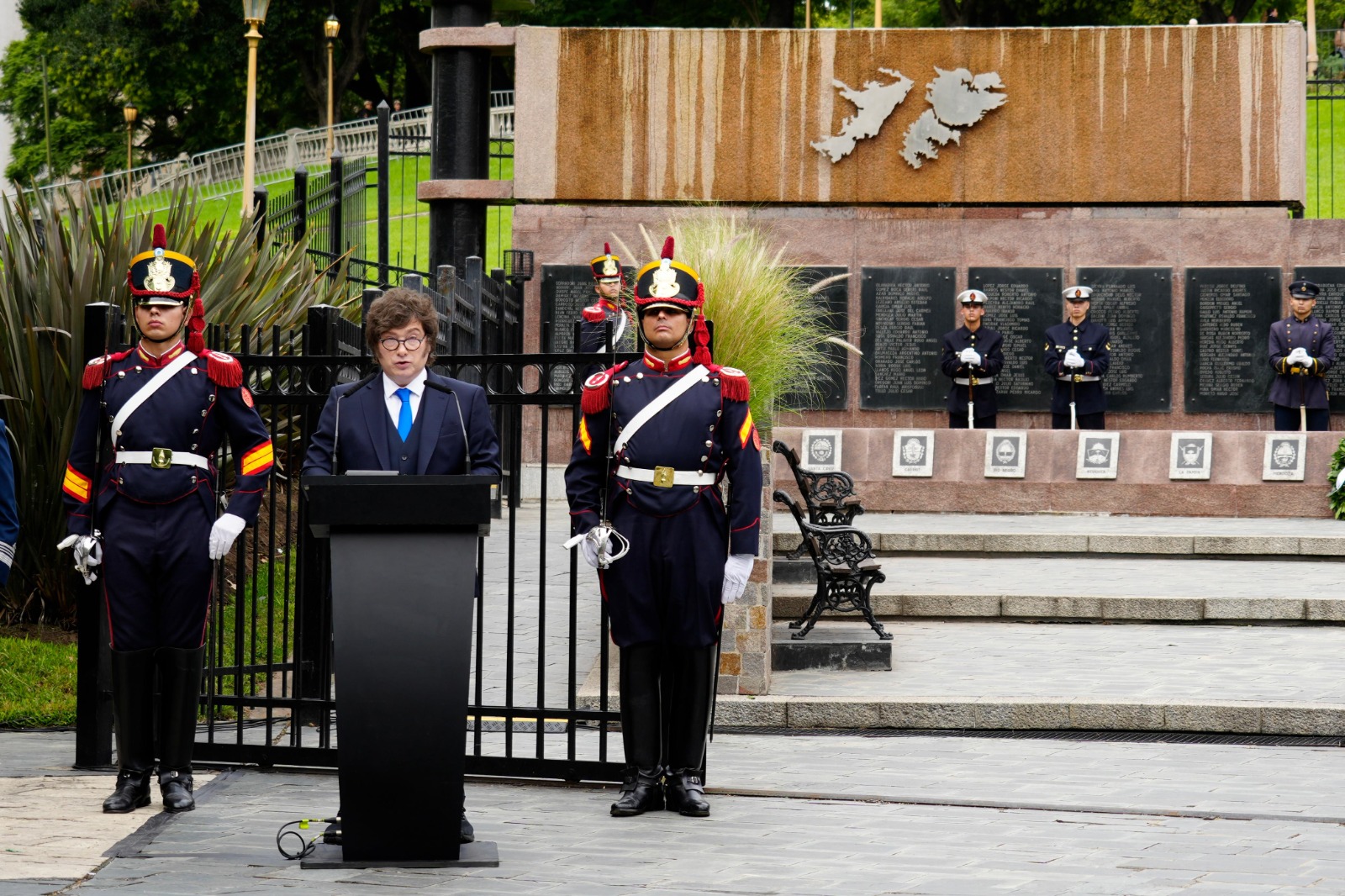 milei-vows-to-rebuild-armed-forces-in-veterans-day-speech
