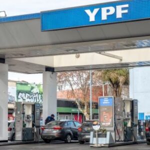 argentina-mantendra-los-precios-de-la-gasolina-en-un-cambio-hacia-el-libre-mercado-milei
