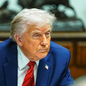 trump-dice-que-rescataron-con-vida-al-piloto-de-avion-derribado-en-iran