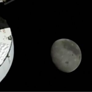 nueva-frontera:-los-astronautas-de-artemis-baten-el-record-de-distancia-espacial