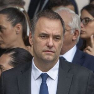 aumentan-las-preguntas-para-el-jefe-de-gabinete-de-milei,-manuel-adorni,-mientras-las-investigaciones-examinan-activos-y-viajes