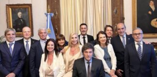 Fuerte aumento en el Gabinete: los sueldos crecieron más del 120% en cinco meses fuerte-aumento-en-el-gabinete:-los-sueldos-crecieron-mas-del-120%-en-cinco-meses