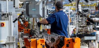 La industria encadenó en febrero su octava caída interanual al hilo y el sector automotriz se hundió 24% la-industria-encadeno-en-febrero-su-octava-caida-interanual-al-hilo-y-el-sector-automotriz-se-hundio-24%
