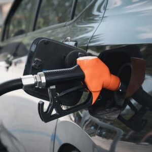 cuanto-cuesta-llenar-el-tanque-de-nafta-con-la-suba-del-petroleo-por-la-guerra-en-medio-oriente