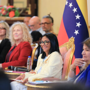 #100diasdedelcyrodriguez-en-el-poder:-coopera-con-eeuu-para-sobrevivir-pero-no-con-la-transicion