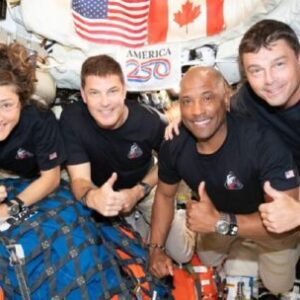 como-sigue-la-vida-de-los-4-astronautas-de-artemis-ii?