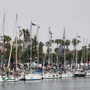 una-nueva-flotilla-humanitaria-abandona-barcelona-por-gaza