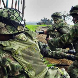 atacan-helicoptero-de-la-policia-durante-traslado-de-un-presunto-cabecilla-de-disidencias-en-el-cauca:-lo-que-se-sabe-del-caso