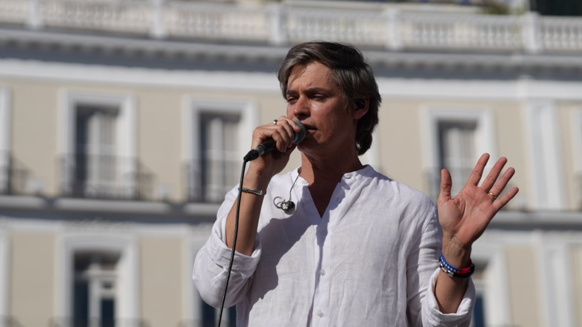 carlos-baute-ofrece-disculpas-por-sus-canticos-en-el-acto-de-maria-corina-machado-en-madrid