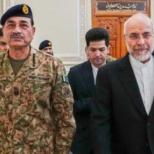 en-directo,-guerra-en-medio-oriente:-teheran-laisse-planer-le-doute-sur-sa-participacion-aux-pourparlers-et-se-dit-pret-a-abattre-de-nouvelles-cartes-sur-le-champ-de-bataille