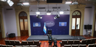 Argentina government bars all accredited reporters from presidential palace argentina-government-bars-all-accredited-reporters-from-presidential-palace