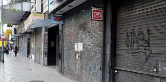 Industria textil: la producción cayó 33% anual en febrero y los locales vacíos se multiplican industria-textil:-la-produccion-cayo-33%-anual-en-febrero-y-los-locales-vacios-se-multiplican