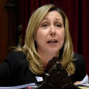 la-izquierdista-myriam-bregman-encabeza-las-encuestas-de-popularidad-mientras-el-presidente-milei-cae-en-picado