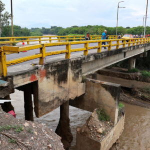 cierran-paso-por-puente-fronterizo-entre-colombia-y-venezuela-por-falla-estructural