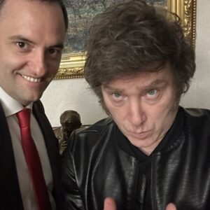 javier-milei-ratifico-su-apoyo-a-manuel-adorni:-opereta