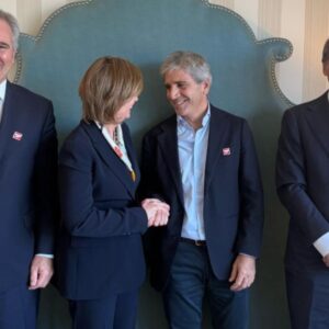 rigi:-luis-caputo-anuncio-una-inversion-de-chevron-por-mas-de-u$s10.000-millones