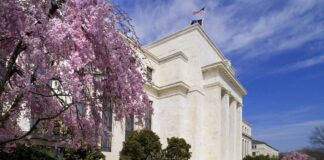 La guerra en Medio Oriente complica la meta de inflación de la Fed y aumenta la disidencia interna la-guerra-en-medio-oriente-complica-la-meta-de-inflacion-de-la-fed-y-aumenta-la-disidencia-interna