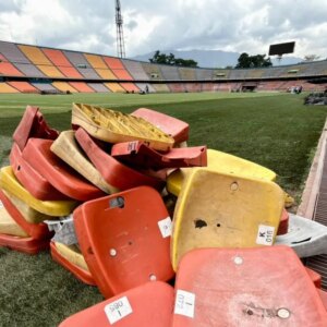 video-|-‘o-pagan-plata-o-pagan-con-carcel’:-la-drastica-advertencia-a-vandalos-del-estadio-atanasio-girardot-tras-desmanes-en-el-partido-del-medellin