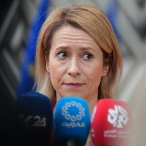 en-direct,-guerre-enucrania:-lue-se-montre-sceptique-sur-la-proposition-de-vladimir-poutine-de-nommer-mediateur-lancien-chancelier-allemand-gerhard-schroder