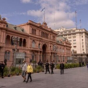 calificacion-de-fitch-de-argentina-abre-ventana-estrecha-para-venta-de-deuda