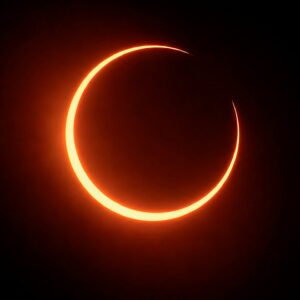 llega-el-eclipse-solar-mas-largo-del-siglo-y-podra-verse-en-estos-paises-del-mundo:-no-se-repetira-en-157-anos