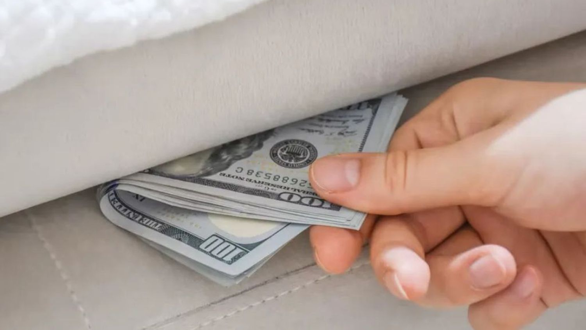 inocencia-fiscal:-unos-80.000-contribuyentes-quedaron-habilitados-para-poder-usar-sus-dolares-del-colchon