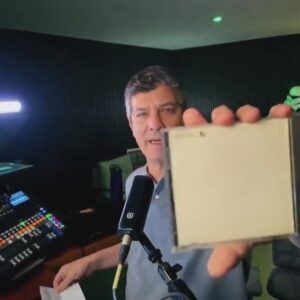 pergolini-se-sorprendio-a-todos-con-un-increible-cd-misterioso:-esta-no-es-mi-letra