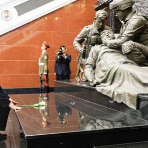 la-face-cachee-de-kim-jong-un,-ensayo-rico-e-informado-firmado-por-los-mejores-expertos-de-la-coree-du-nord,-cheong-seongchang