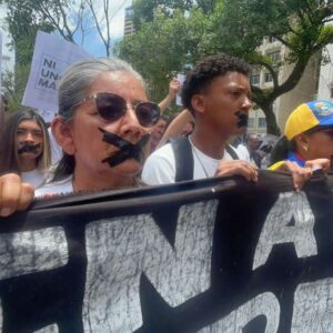 marcha-en-silencio-reclama-la-libertad-de-todos-los-presos-politicos-y-renuncia-al-ministro-de-servicios-penitenciarios