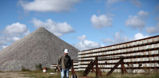 Argentinas economy hits new all-time high in March, with broad-based growth argentinas-economy-hits-new-all-time-high-in-march,-with-broad-based-growth