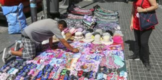La venta ilegal callejera cayó 10,9% en el último año en CABA, aunque repuntó en abril la-venta-ilegal-callejera-cayo-10,9%-en-el-ultimo-ano-en-caba,-aunque-repunto-en-abril