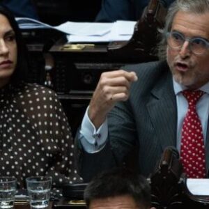 gobierno-de-milei-logra-aprobacion-en-camara-baja-de-ley-de-desregulacion-‘ley-hojarasca’