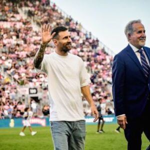 messi-se-une-a-cristiano-ronaldo-en-las-filas-del-futbol-multimillonario-tras-acuerdos-con-estados-unidos