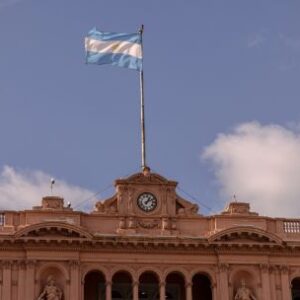 solo-en-argentina:-los-bonos-con-calificacion-basura-rinden-menos-que-los-bonos-del-tesoro-estadounidense
