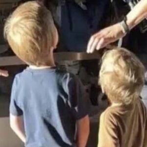 mama-abandono-a-sus-hijos-en-una-ruta-a-2-mil-kilometros-de-su-casa