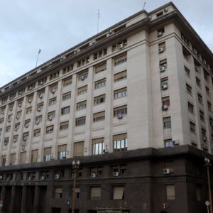 la-letra-chica-del-fal-esta-“casi-lista”,-pero-hay-trabas-que-demoran-su-puesta-en-marcha