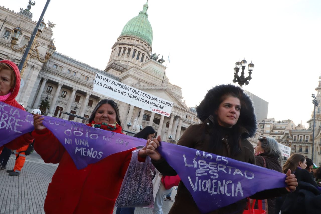 ni-una-menos-to-march-demanding-to-be-alive,-free,-and-free-from-debt