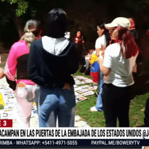 familiares-de-presos-politicos-se-concentran-a-las-afueras-de-la-embajada-de-eeuu