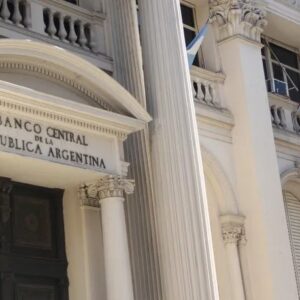 argentinas-central-bank-hits-2026-dollar-buying-target-in-just-six-months