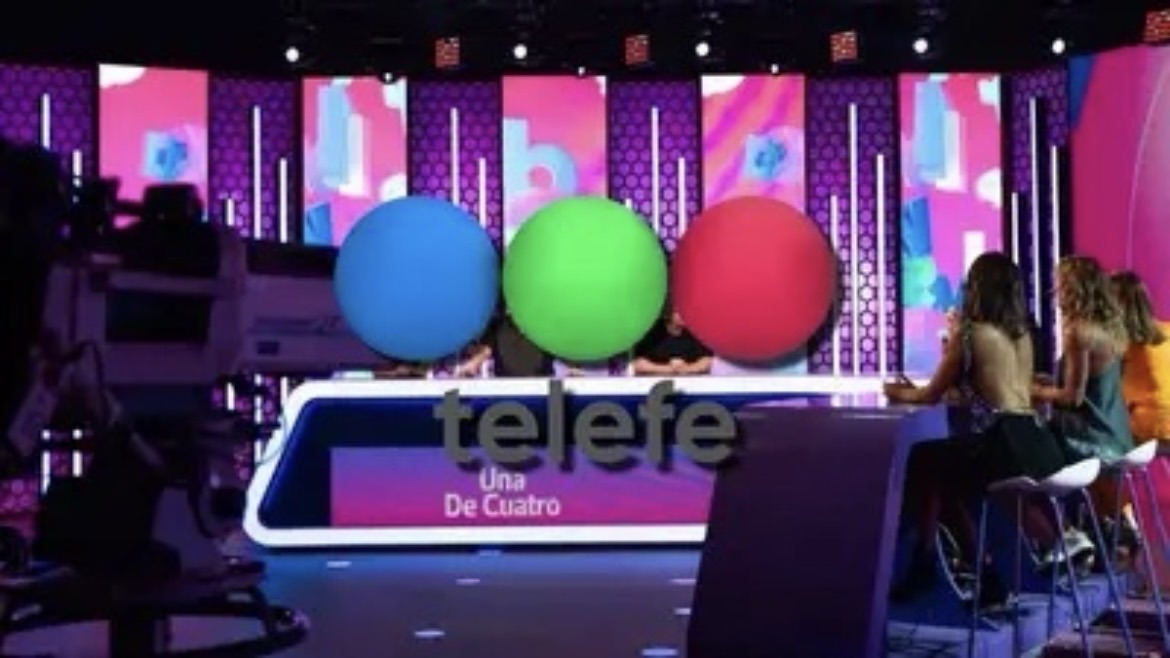 escandalo-en-telefe-por-lo-que-se-escucho-al-aire-con-el-microfono-abierto:-le-voy-a-tocar-el-p