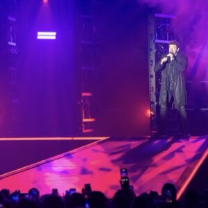 escandalo:-detuvieron-a-un-famoso-cantante-acusado-de-violacion
