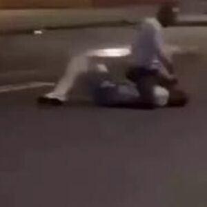 un-hombre-intento-decapitar-a-otro-en-plena-calle.