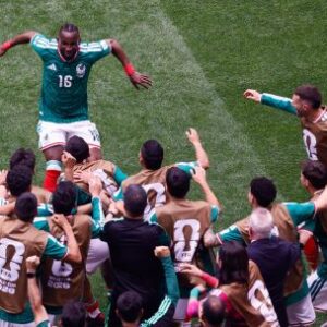 mexico,-dominante,-derrota-a-sudafrica-2-0-en-el-primer-partido-del-mundial