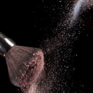 la-anmat-prohibio-lineas-populares-de-maquillaje-por-riesgos-para-la-salud.
